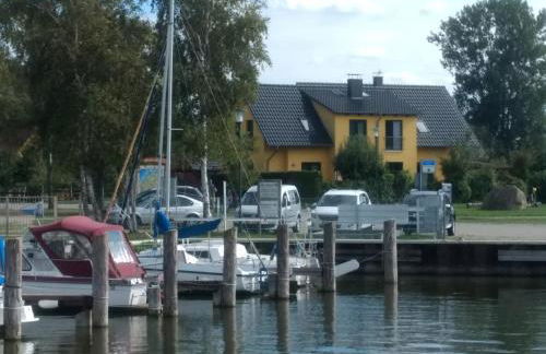 Ferienhaus am Bodden 50m vom Saaler Bodden entfernt - Foto 1