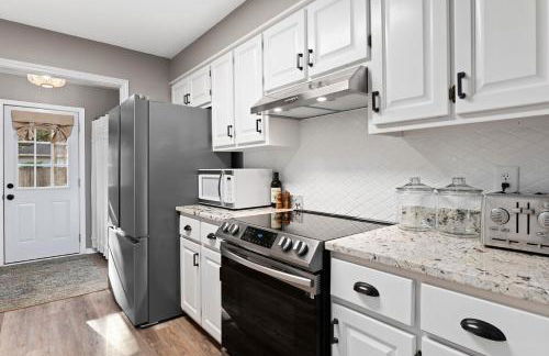 Family or Group Getaway Spacious Home - Porch - Sleeps 10 - Foto 9