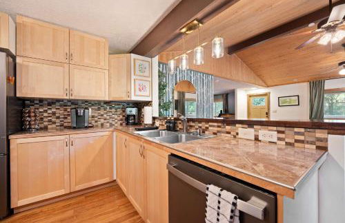 Cozy retreat on private estate with Hot Tub - Foto 9