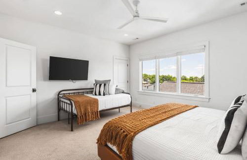 TWO Neighboring Homes Sleeps 24 Walk to 12 South - Foto 73