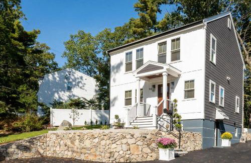 Elegant 4BR Home Yard 4 Parking in Dedham - Foto 1