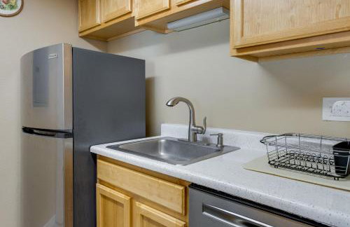 1 Mi to Light Rail Englewood Condo with Pool Access - Foto 12