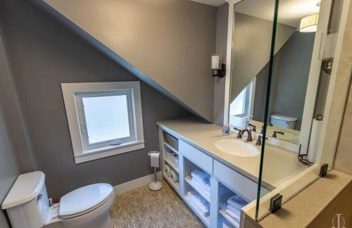 Beautiful Home 30 Feet from the Sand at Spofford Lake! - Foto 24