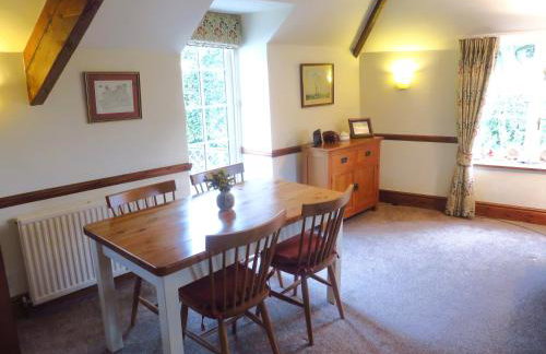 The Old Stores, a Grade II listed cottage in the delightful village of Georgeham, is ideal for beach, surfing, walking & cycling holidays - Foto 4