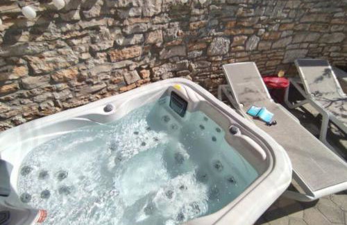 Apartment with Whirlpool and BBQ near Poreč - Foto 3