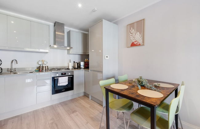 2 Bdrm Penthouse with parking Wycombe - Foto 58