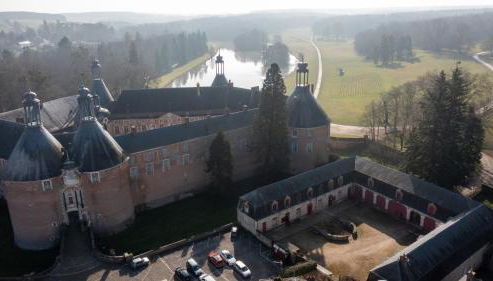 Ecuries du Château de Saint-Fargeau - Foto 2