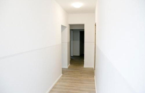 bonquartier - LUXAPT#4 Modernes Apartment mit Self Check-In, voll ausgestatteter Küche, Klimaanlage und Parkplatz - Foto 11