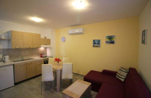 Authentisches Steinhaus mit Garten, Grill, Spielplatz, Trampolin - Foto 6