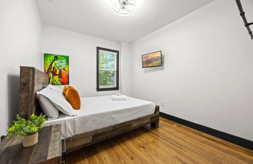 Unique Black Home in the Heart of Shelby Park - Foto 32