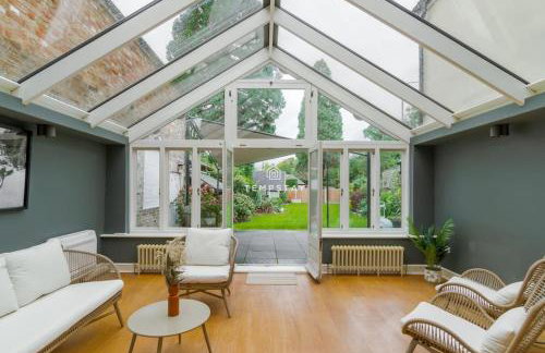 Cosy Family Home Near Thorpe Park & Legoland - Foto 13