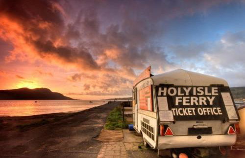 Spacious holiday home with stunning sea views - Photo 15