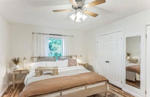 Old School Charm | Sleeps 6 - Foto 39