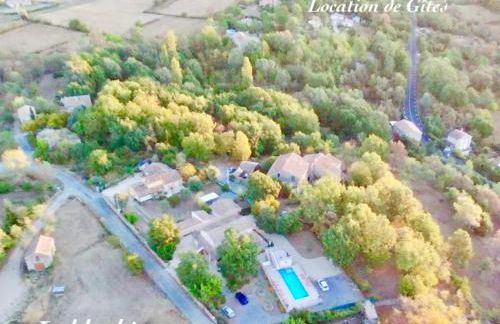 SOUS UN OLIVIER Gîte Le Chêne, au calme avec climatisation et piscine - Foto 21