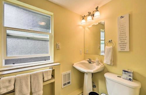 Near I-405 and 1 Mi to Dtwn! Kirkland Family Home - Foto 23