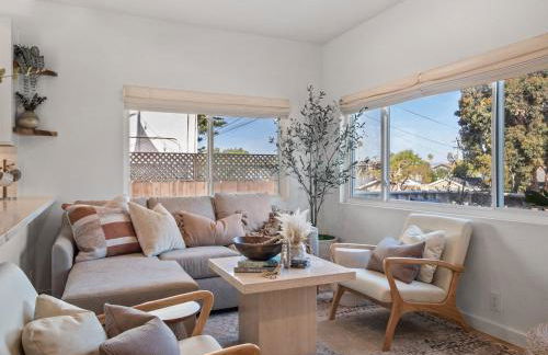 Luxe OB Home, Walk to Beach, Sauna, and Backyard - Photo 13