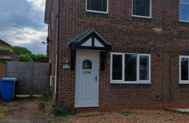 Comfy House Parking Long Stay - Photo 11