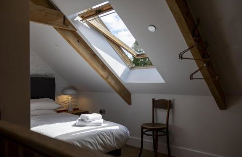 Cartws at Pentrecelyn - styilish barn conversion with large kitchen and outdoor space - Foto 26