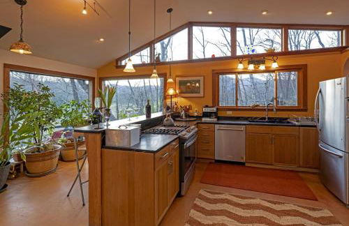 Luxury Mountain Cabin Rental on Rockfish Gap River near Charlottesville, Virginia - Foto 8