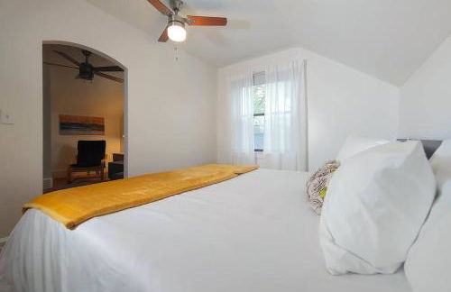 Historic w/deck, king bed & air by Lake Michigan - Foto 7