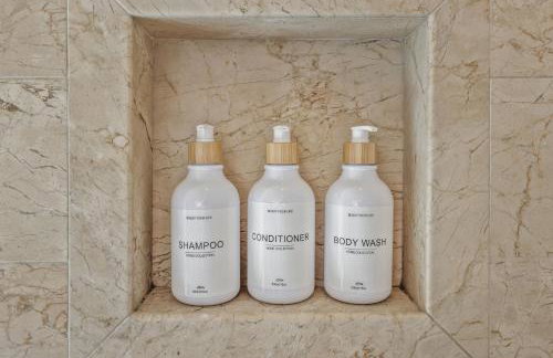 Beach Retreat- Walk to Beach, BBQ, Oceanview Rooftop & Firepit - Foto 46