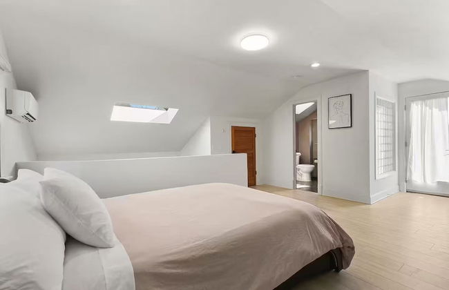 Joyful Kirkland Home, Near Beach, Hot Tub & AC - Photo 2