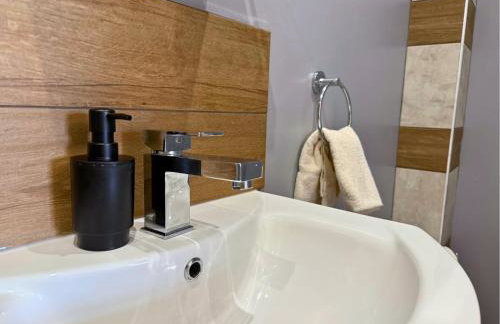 Pool Table 1-Bedroom House, near City Centre and Public Transport, Dog Friendly, Sleeps 5, Free Parking - Foto 24