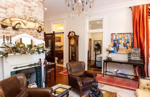 The Dollhouse - 3 Bed, 2 Bath, Walk to Downtown - Foto 6