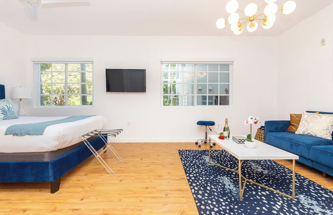 Boutique Apartments Convention Center - Photo 29