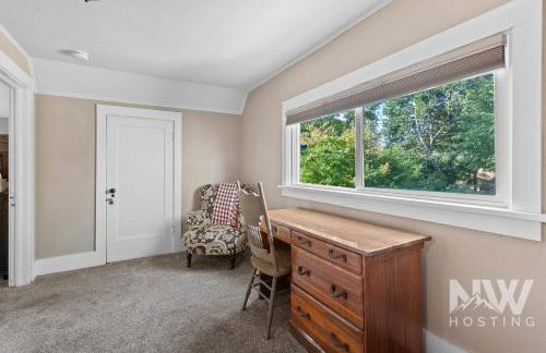 Cozy Farmhouse w Treehouse Fire Pit 1 Mile to Beach Close to Skiing Adventures 1226 - Foto 27