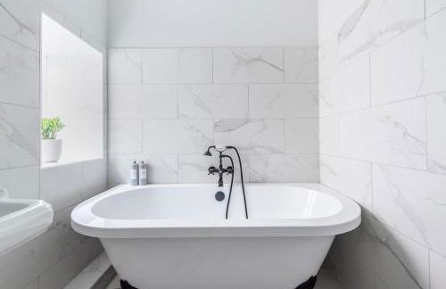 Luxurious Complex: 2 barns together edge of Frome - Photo 26