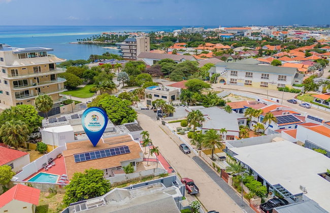 3BR 3BA Pool Downtown Short Walk to Beach - Foto 31