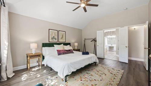 Artist Retreat at Cypress Creek - Hotub - Sleeps 9 - Foto 3