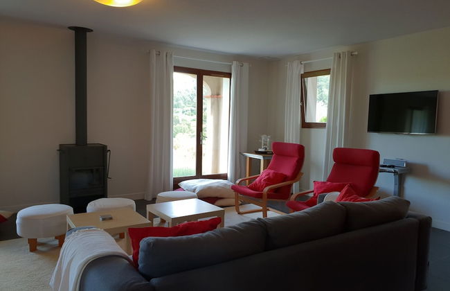 Villa With Heated Pool, Jacuzzi, Sports Field and Stunning Views - Photo 36