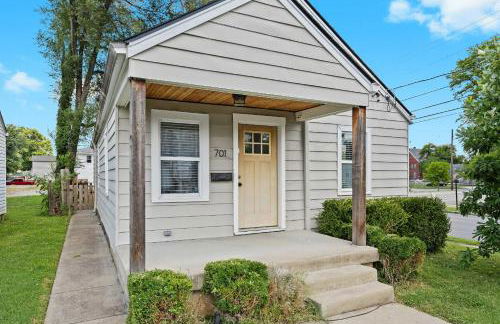 3BR 2BA Derby Home Walk to Churchill Free Parking - Foto 61