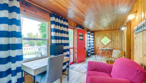 Charming Michigan Cottage with Sunroom and Lake Access - Foto 2