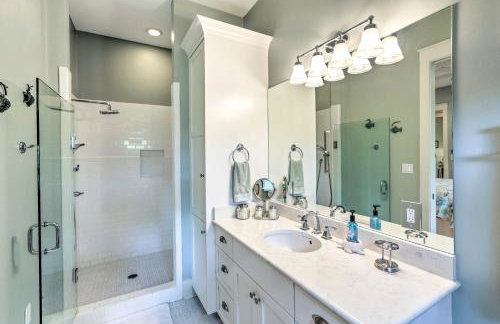 Breezy Home with Grills, Pool and Beach Access! - Foto 13