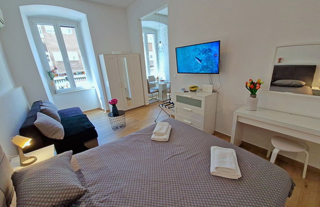 Lola's Place - Photo 27