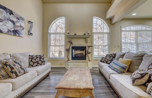 Pocono Retreat -1 Mile to Lake and Skiing - Foto 1