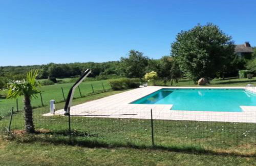 Spacious family home with countryside views - Photo 32