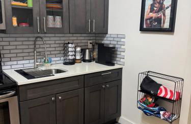 Modern Stay in Downtown Jersey City, Close to NYC! - Foto 20