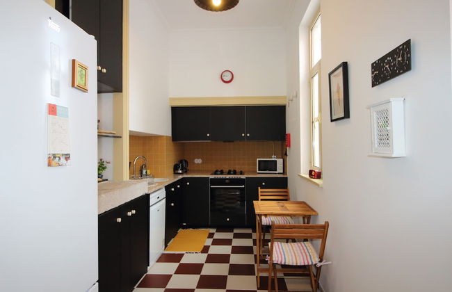 Old Town House in Figueira da Foz Near Beach - Photo 17