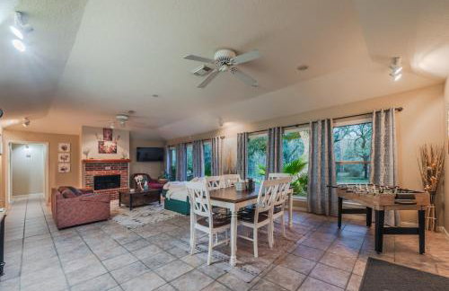 Riverside country retreat with easy access to all that Houston has to offer - Foto 72