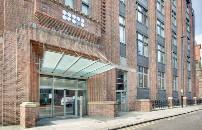 Crown Apartments By Week2Week - Photo 62