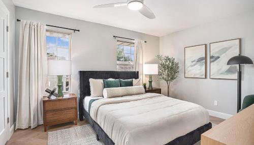 Walk to Notre Dame & Games & Concerts - 5BR-12 guests - Eddy St - Photo 4