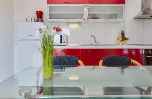 Apartman Strmota s bazenom i jakuzijem - Foto 47