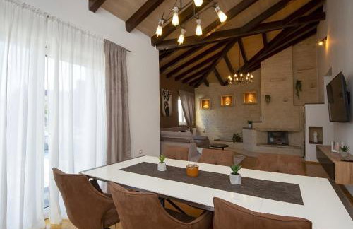 Whitestone Villa - Photo 19