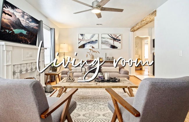 Modern Rustic 3 -bedroom 2 Bathrooms Carport - Photo 4