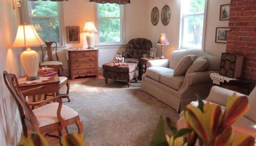 Historic Cottage with Country Charm Next to Creek in Carlisle, Pennsylvania - Foto 2