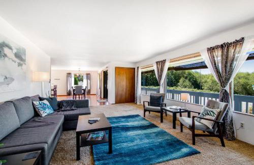 Home on Holmes - Photo 6